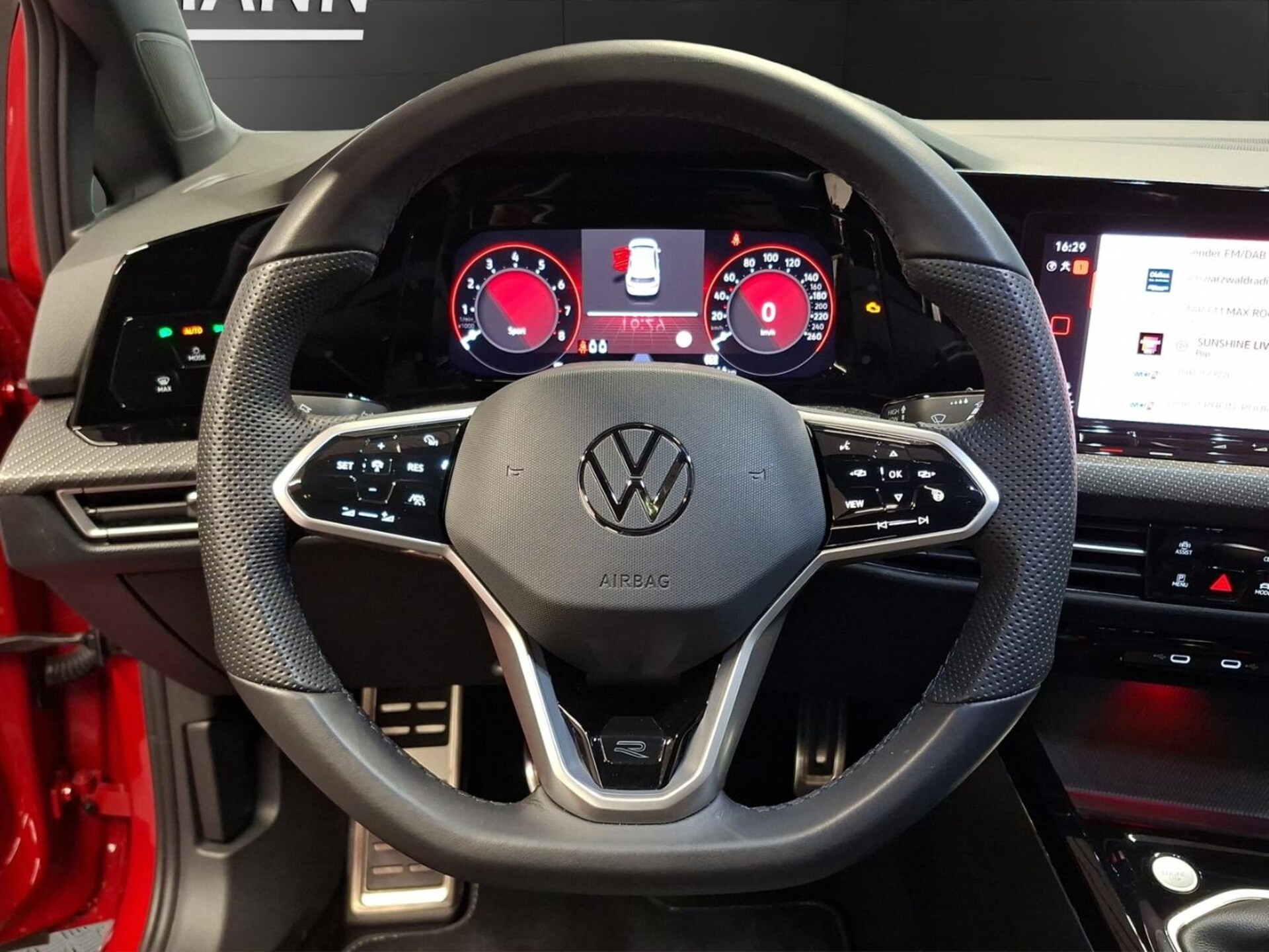 Volkswagen Golf R-Line
