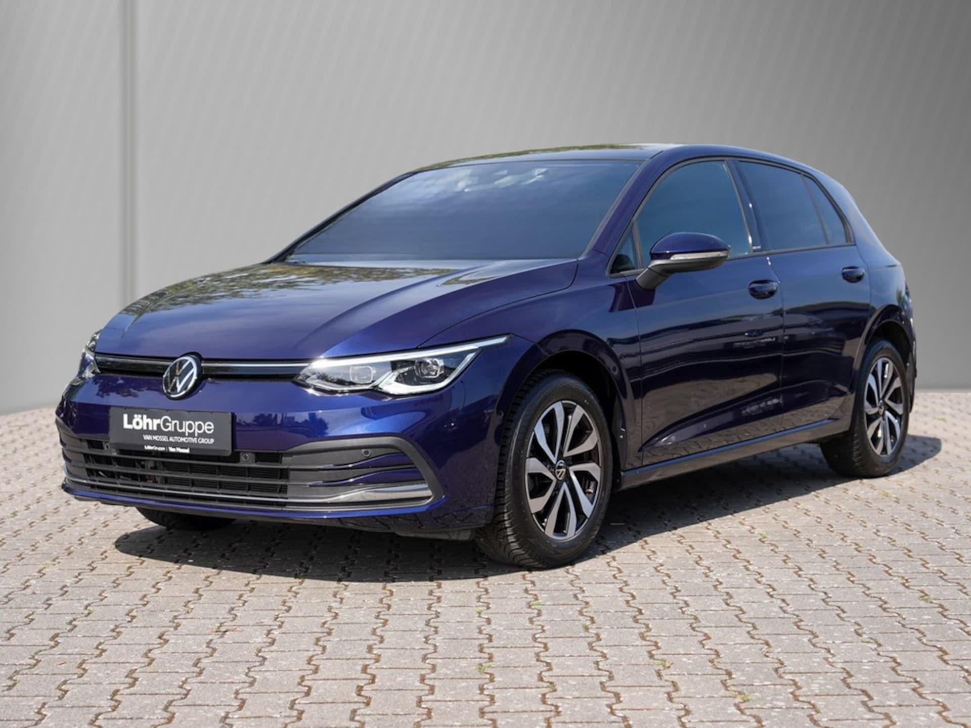Volkswagen Golf — Volkswagen Golf Golf 1.5 TSI Active *LED-Plus*Navi*Panorama*IQ-...