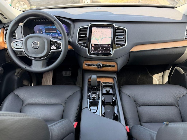 2025 Volvo XC90 Plug-In Hybrid