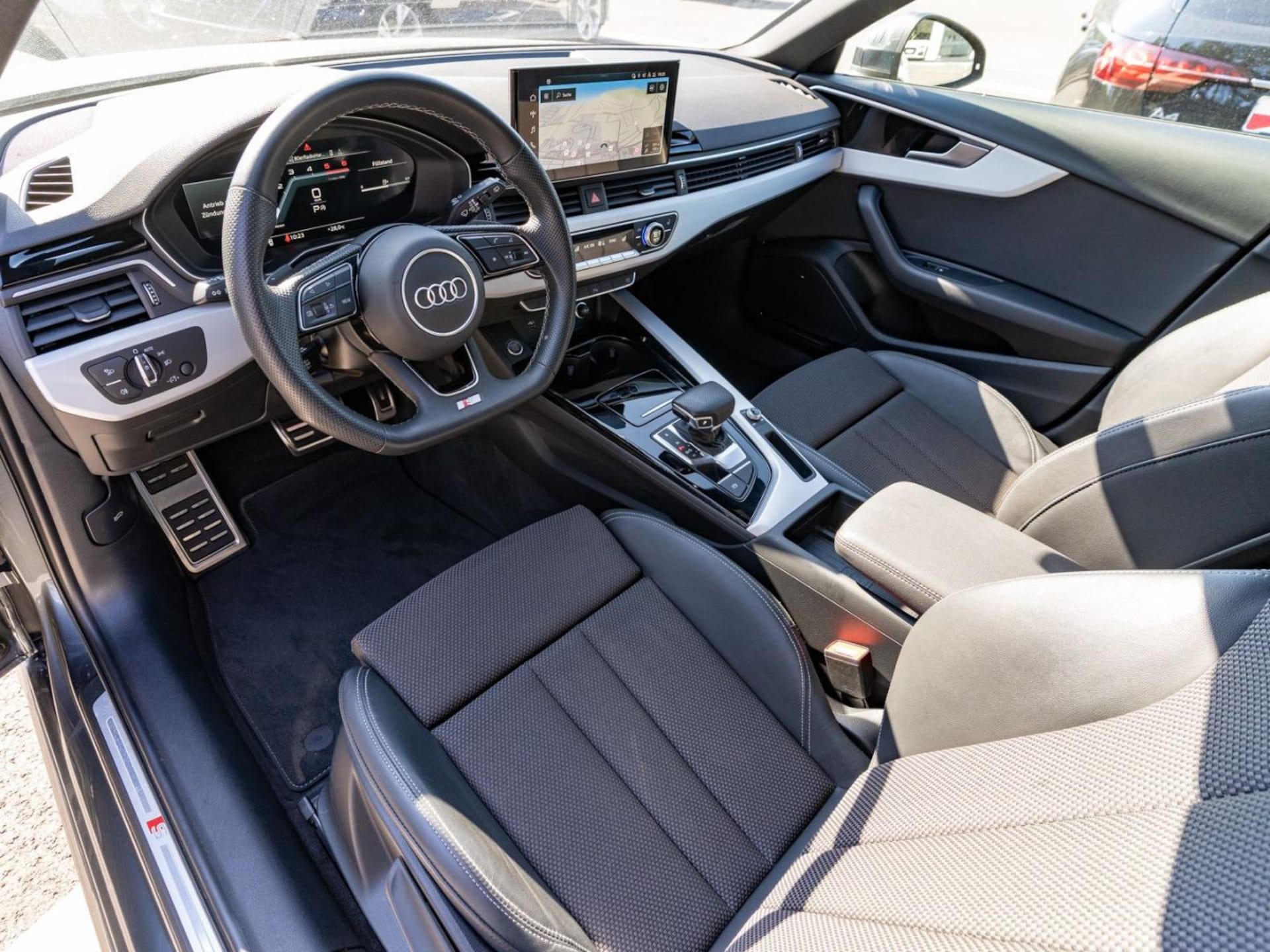 Audi A4 Avant S line