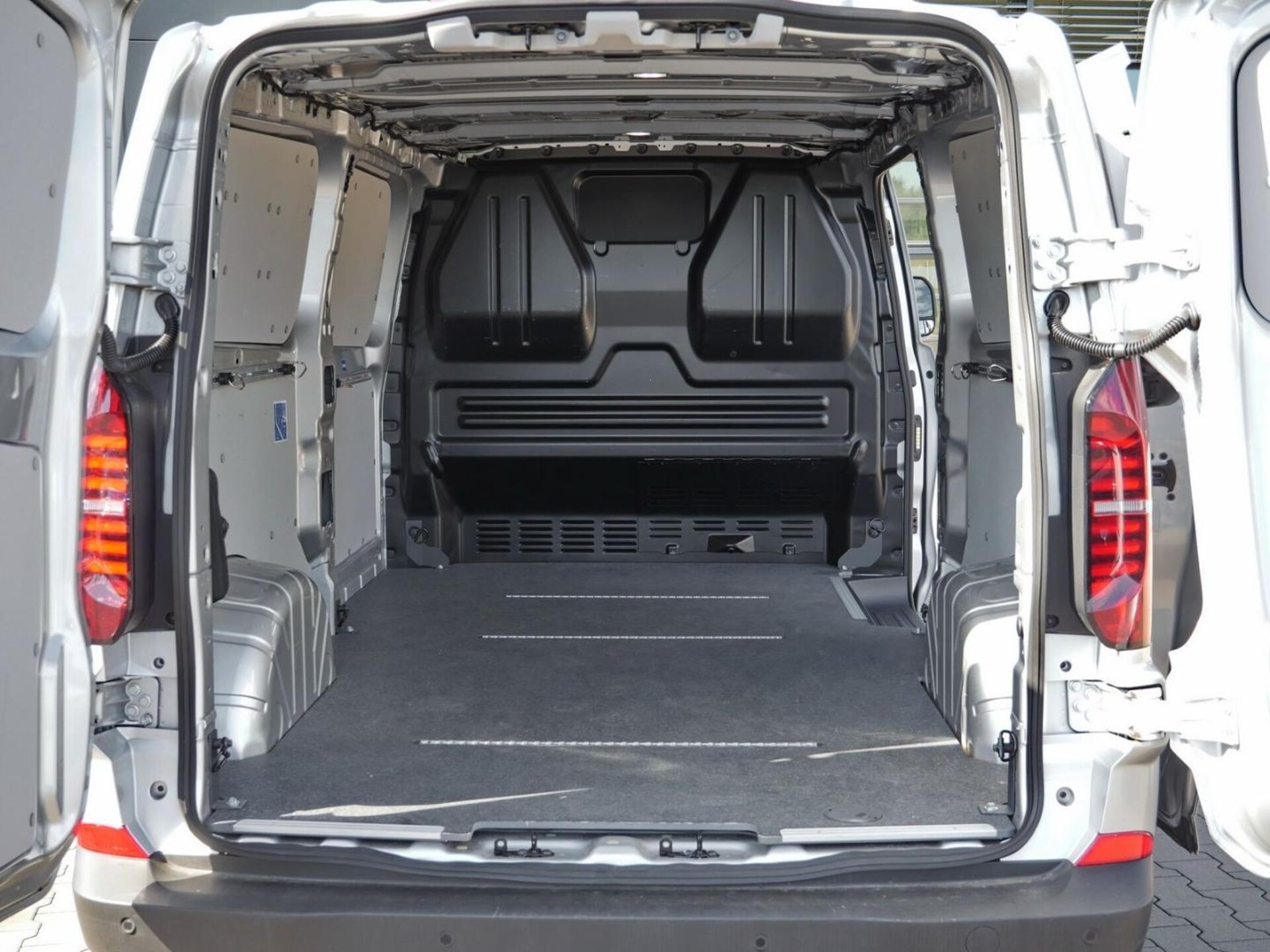 Volkswagen Transporter Kasten langer Radstand