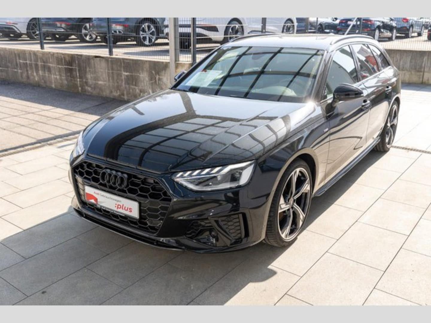 Bild über Audi A4 Avant S line 35 TFSI S tronic - für weitere Informationen kontaktieren Sie den Audi Partner