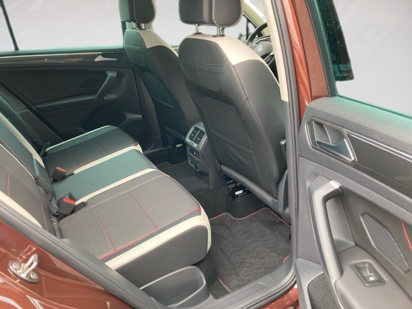 Volkswagen Tiguan – Bild 10