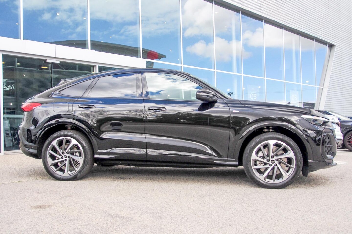Image about Audi Q5 Sportback TDI quattro 150 kW sport