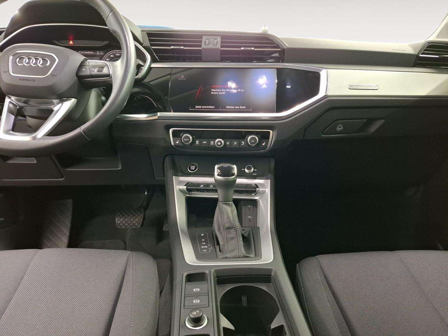 Bild über Audi Q3 advanced 40 TFSI quattro S tronic - für weitere Informationen kontaktieren Sie den Audi Partner