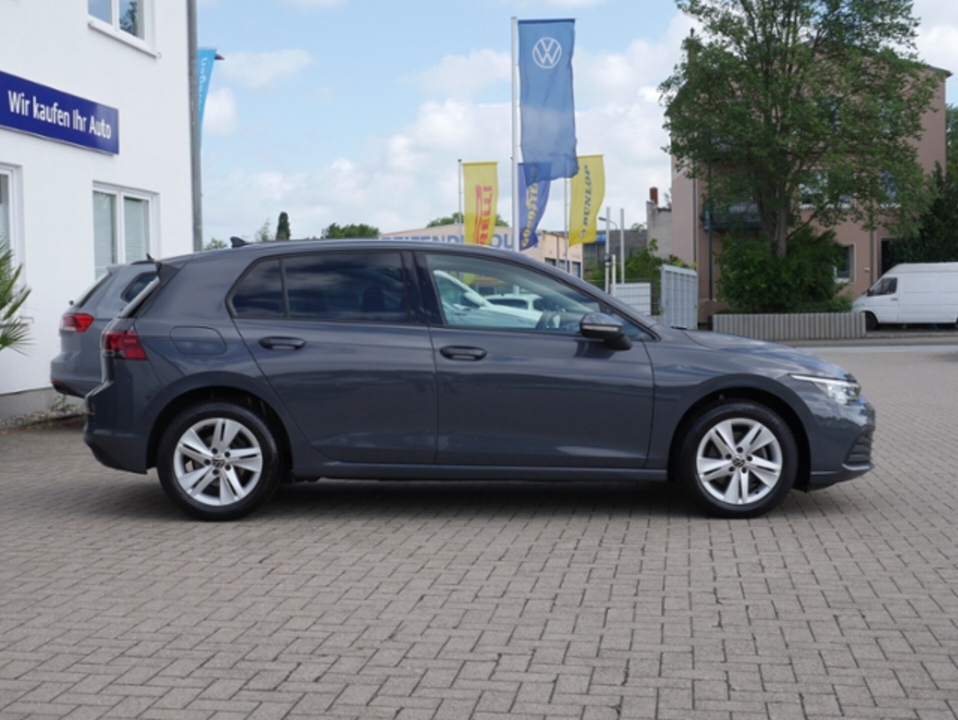 Volkswagen Golf Life