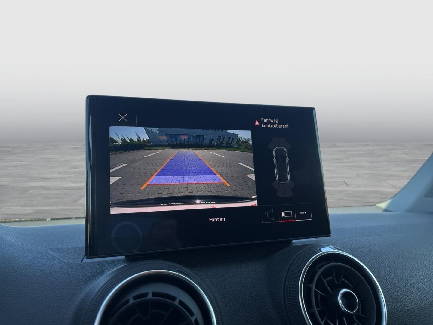 Bild über Audi Q2 advanced 35 TFSI S tronic - für weitere Informationen kontaktieren Sie den Audi Partner
