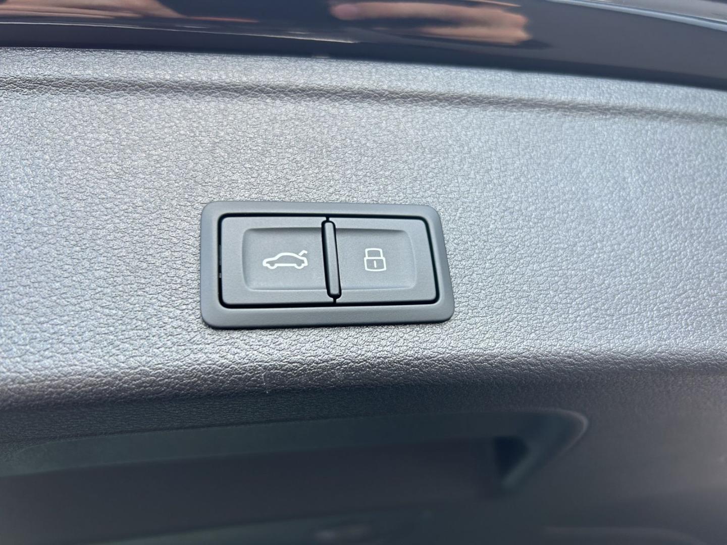 Image about Audi RS 4 Avant TFSI quattro tiptronic