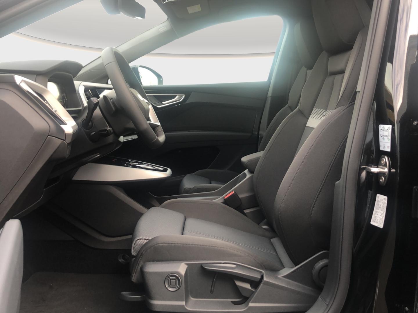 Bild über Audi Q4 e-tron 35 e-tron 125,00 kW - for more details contact your dealer