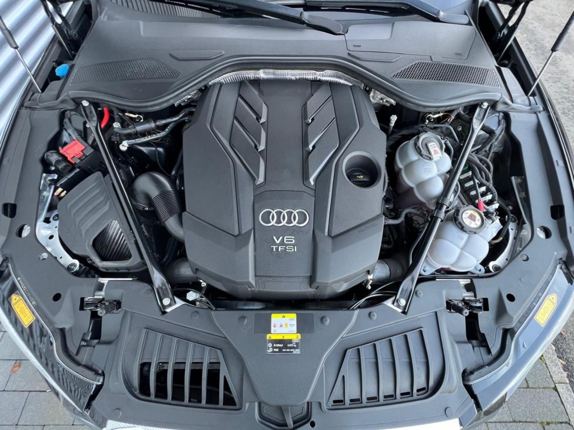 Audi A8 TFSI e