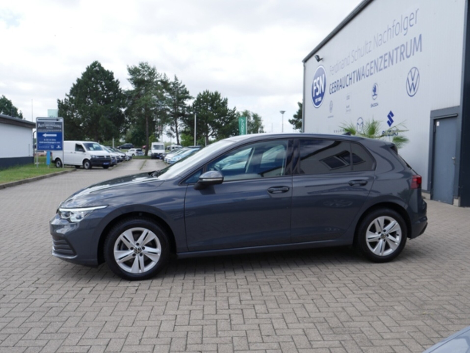 Volkswagen Golf Life