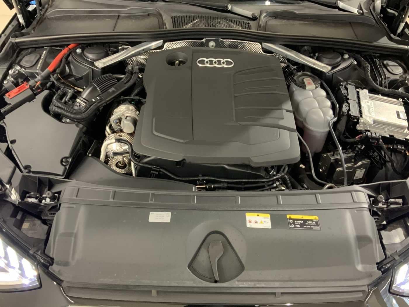 Immagine di Audi A4 Avant S line edition 40 TDI quattro 150 kW (204 CV) S tronic - Vista: for more details contact your dealer