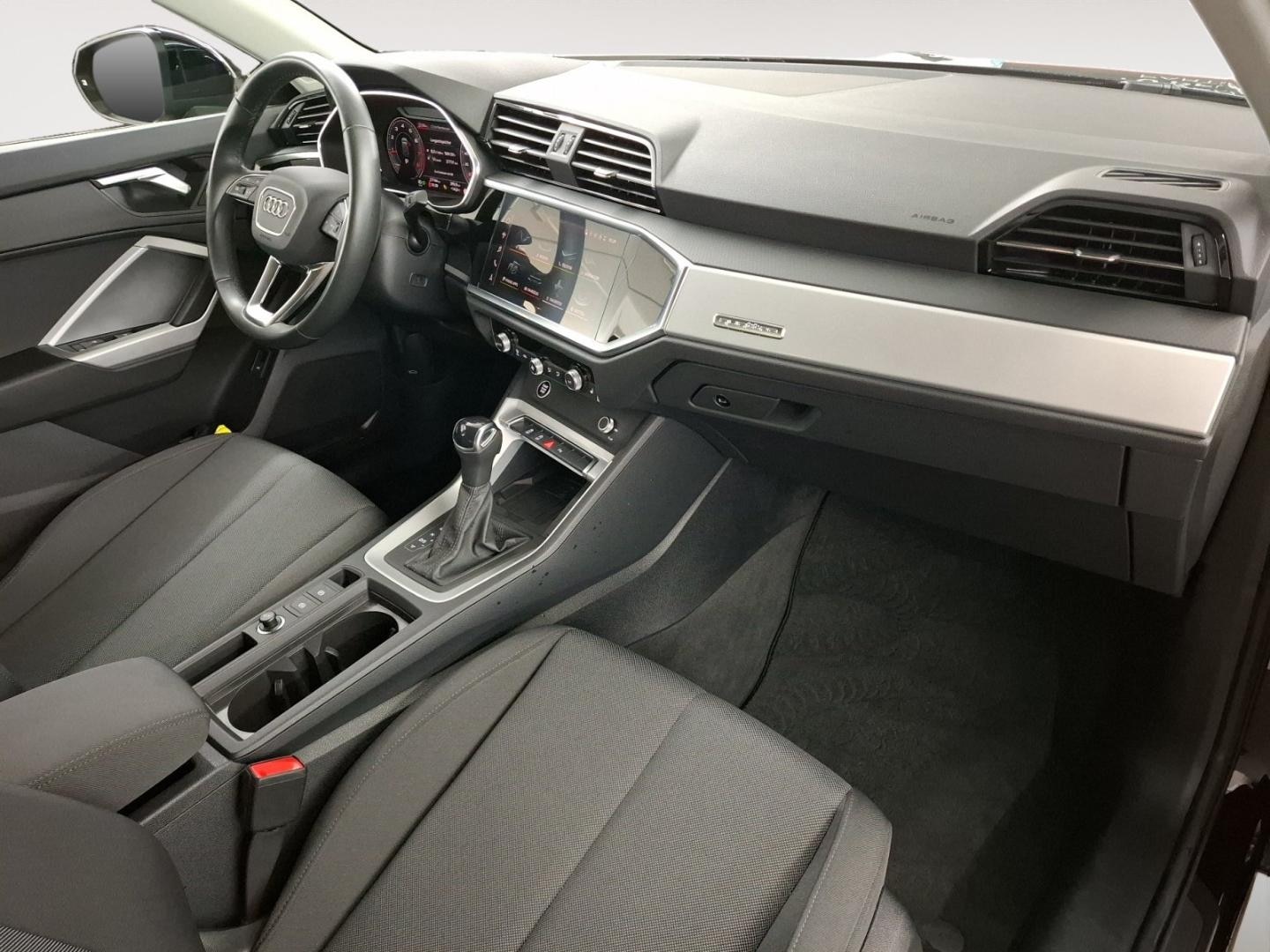 Bild über Audi Q3 advanced 40 TFSI quattro S tronic - für weitere Informationen kontaktieren Sie den Audi Partner