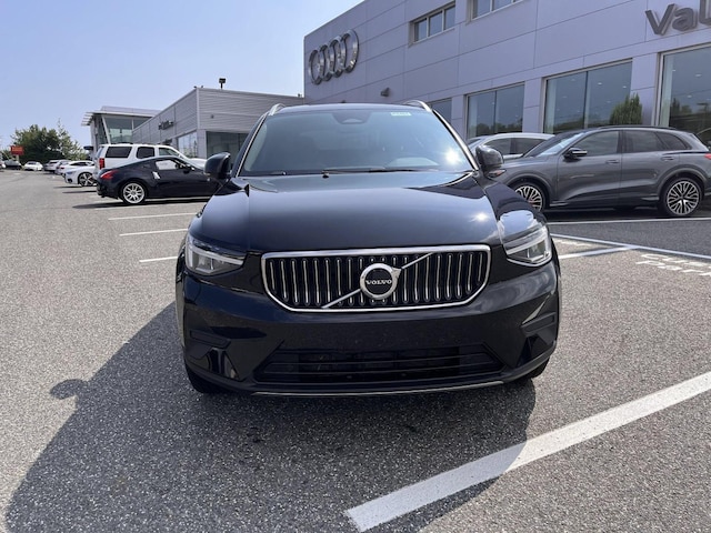 2025 Volvo XC40