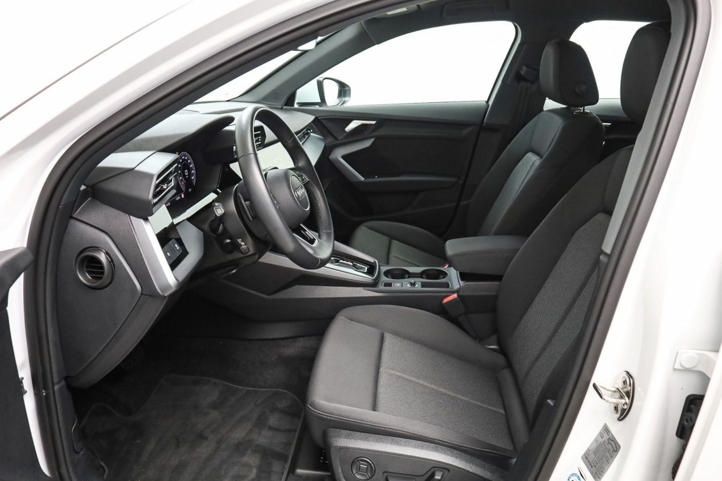 Bild über Audi A3 Sportback advanced 30 TFSI S tronic - für weitere Informationen kontaktieren Sie den Audi Partner