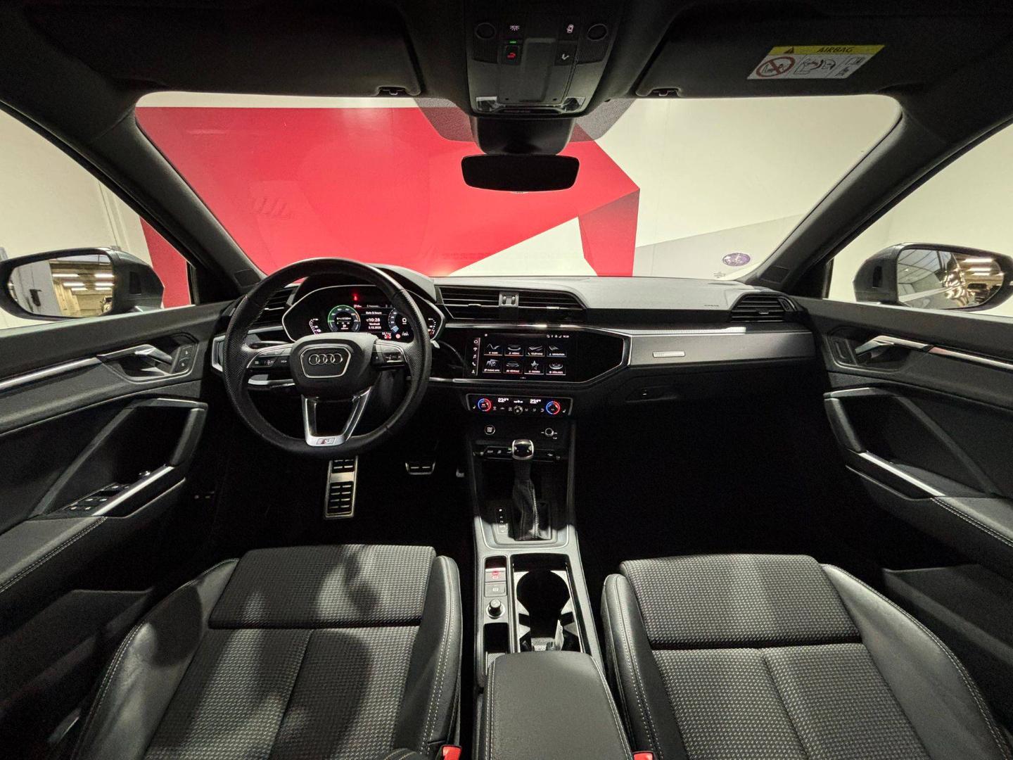 Image about Audi Q3 Sportback TFSI e S line 45 TFSI e 180 kW (245 ch) S tronic