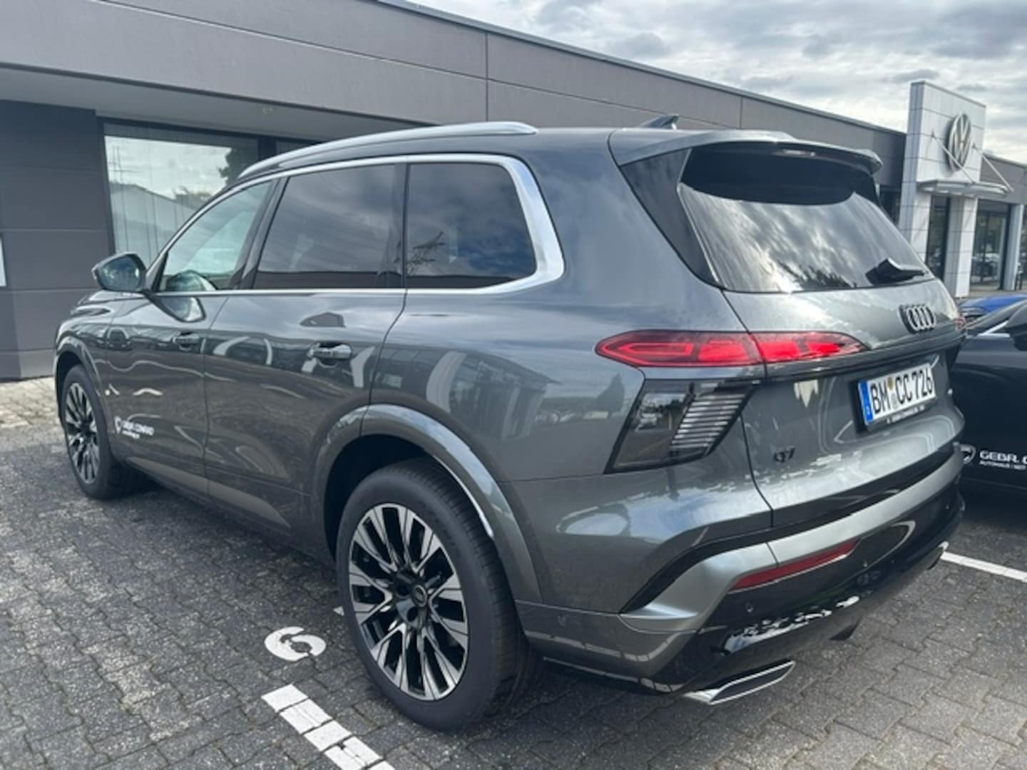 Bild über Audi Q7 SUV TDI quattro 180 kW tiptronic - für weitere Informationen kontaktieren Sie den Audi Partner