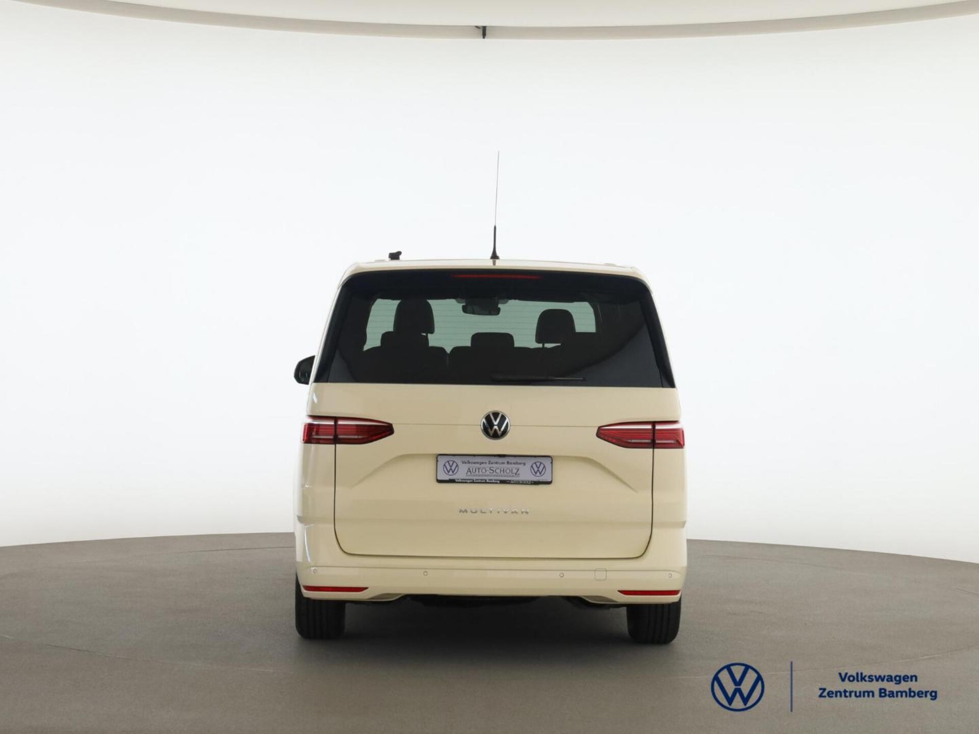 Volkswagen Multivan Langversion Basis-Modell