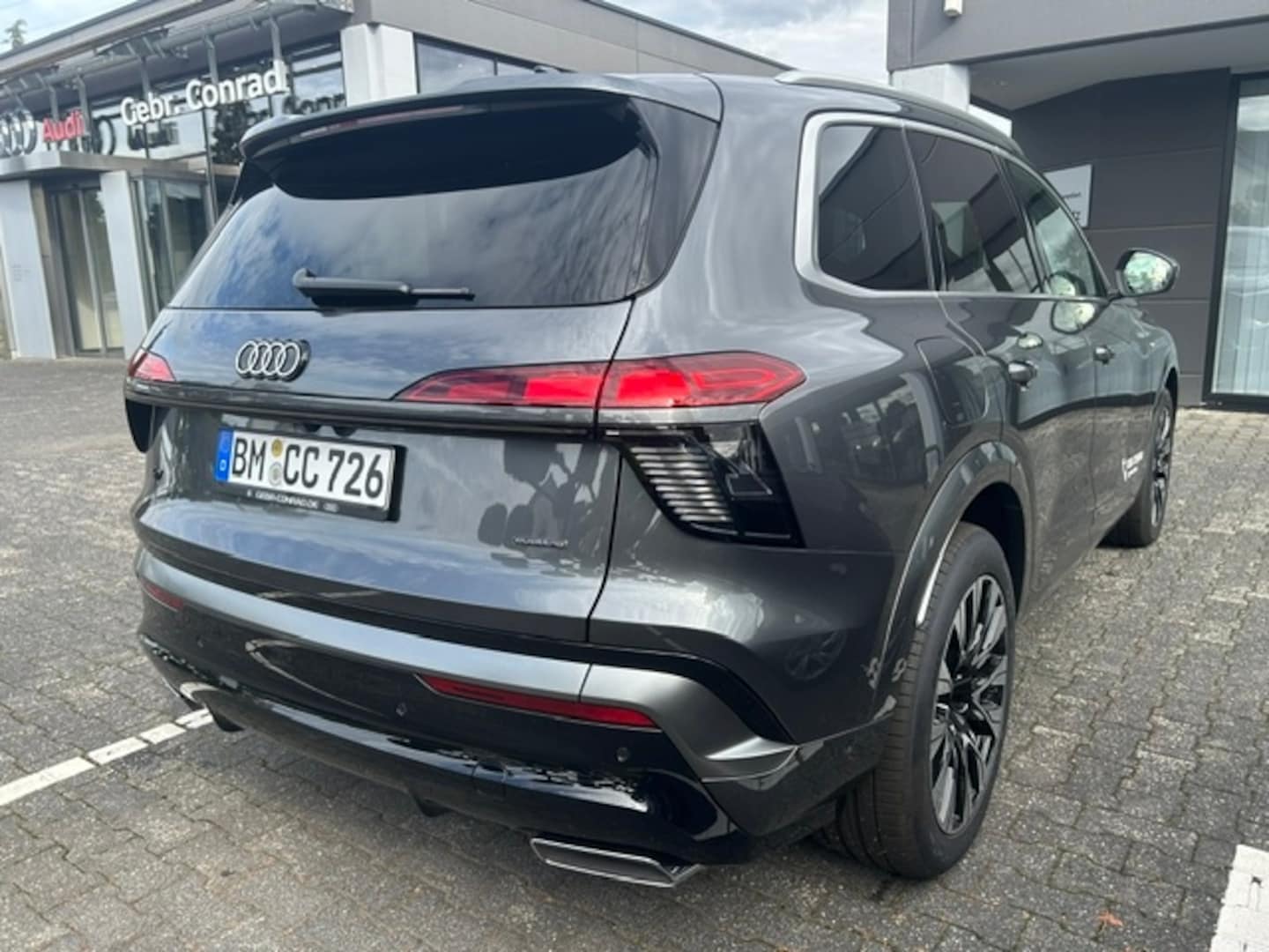 Bild über Audi Q7 SUV TDI quattro 180 kW tiptronic - für weitere Informationen kontaktieren Sie den Audi Partner