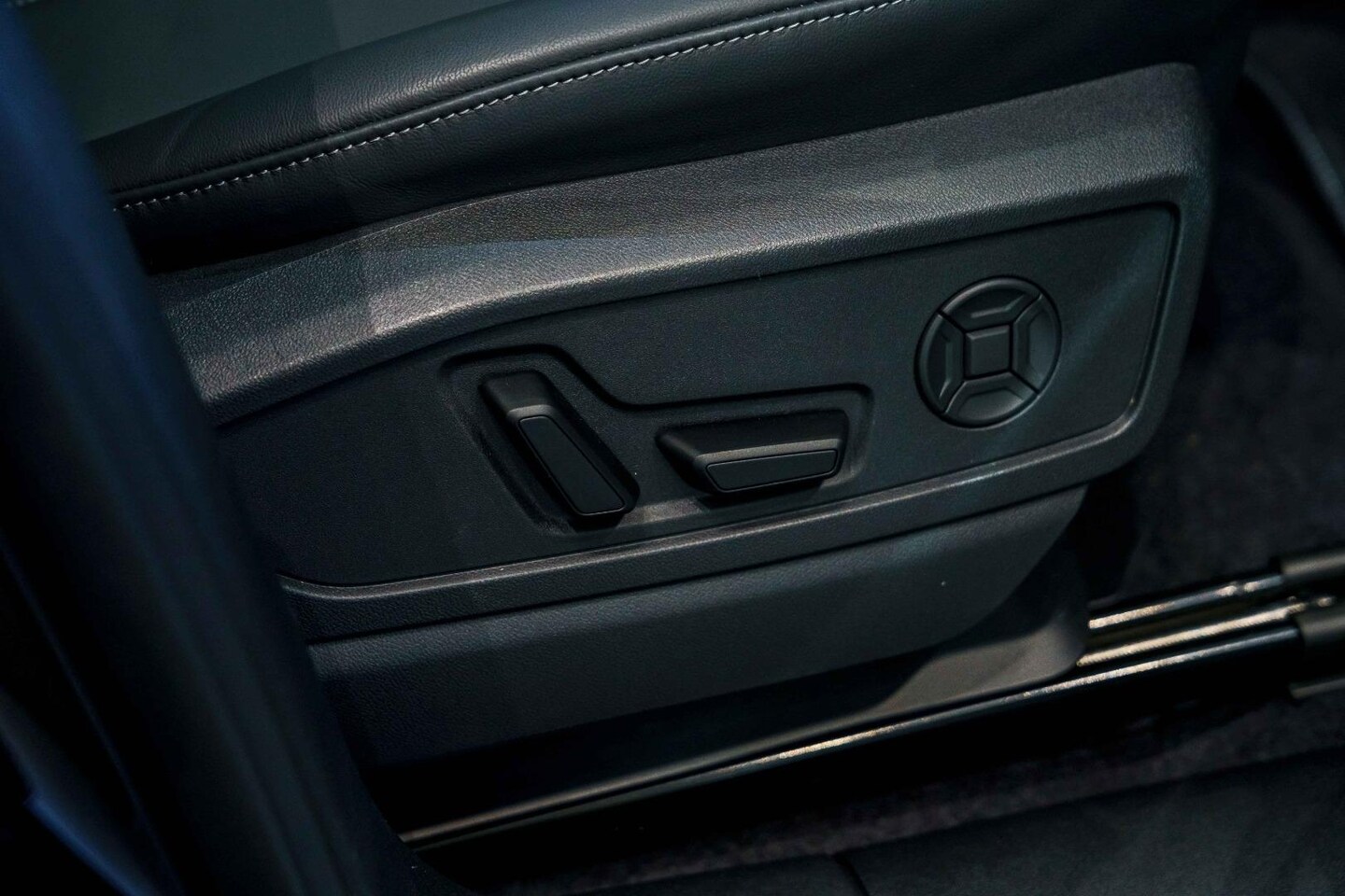Image about Audi Q5 SUV TFSI 150 kW