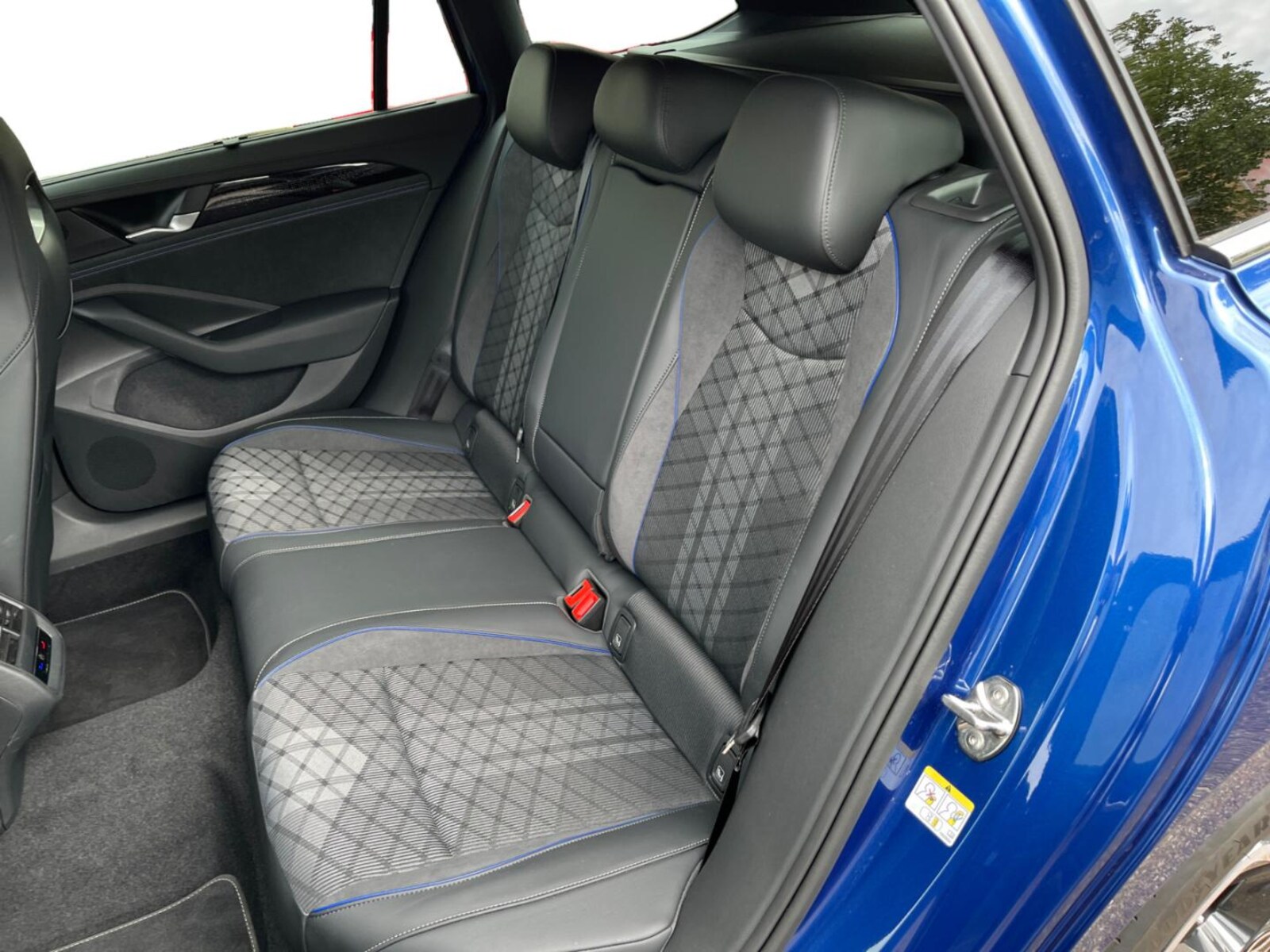 Volkswagen Passat – Bild 9