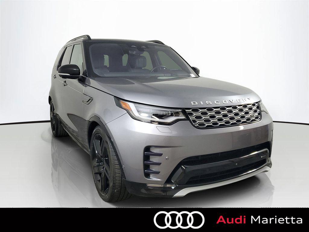 2023 Land Rover Discovery Metropolitan Edition's photo