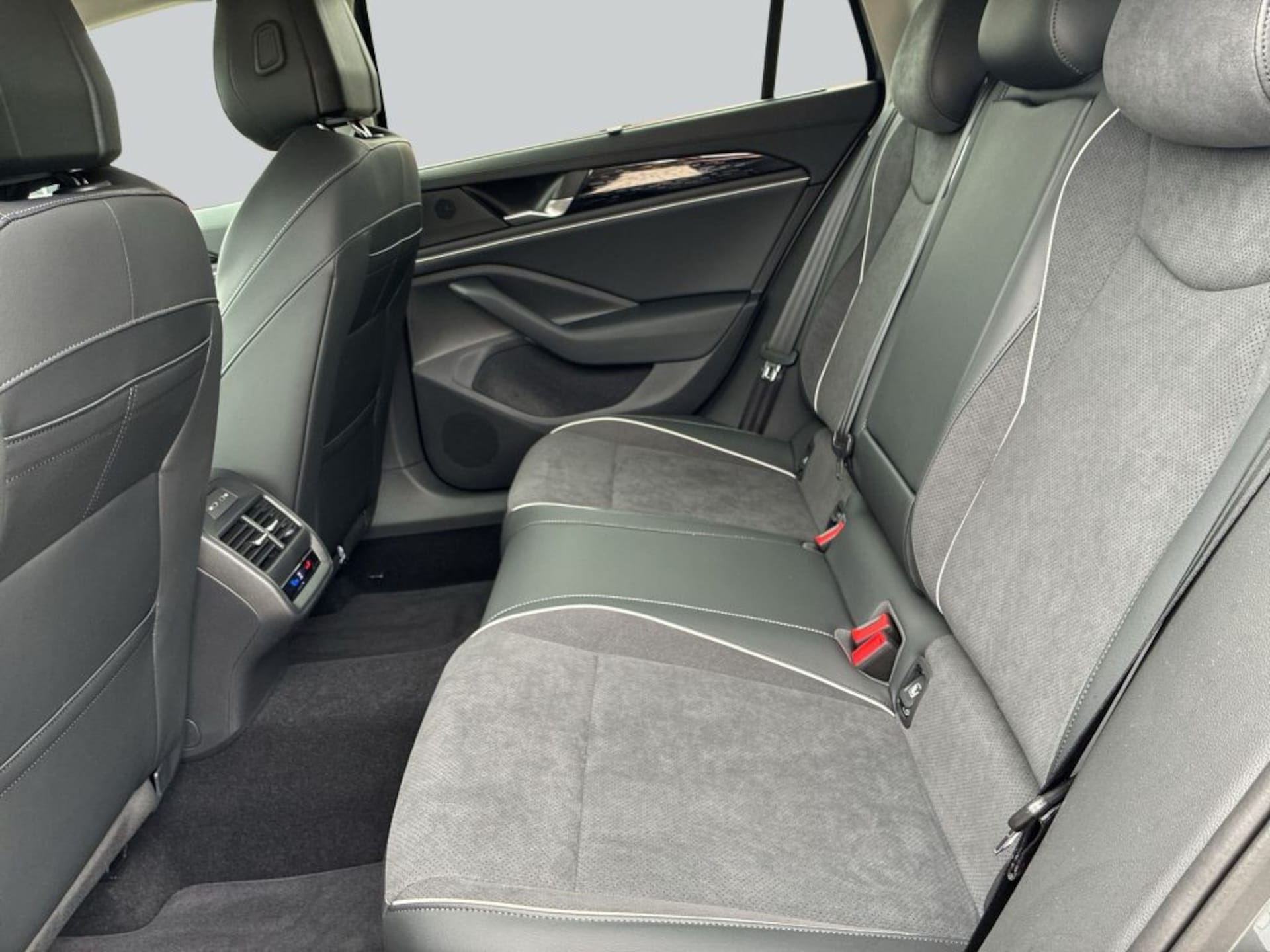 Volkswagen Passat Elegance