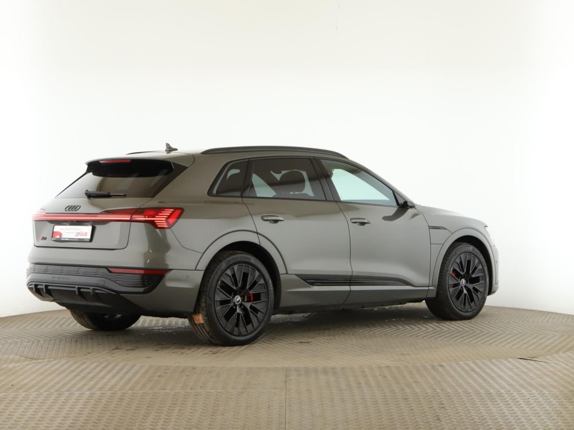 Audi Q8 e-tron S line