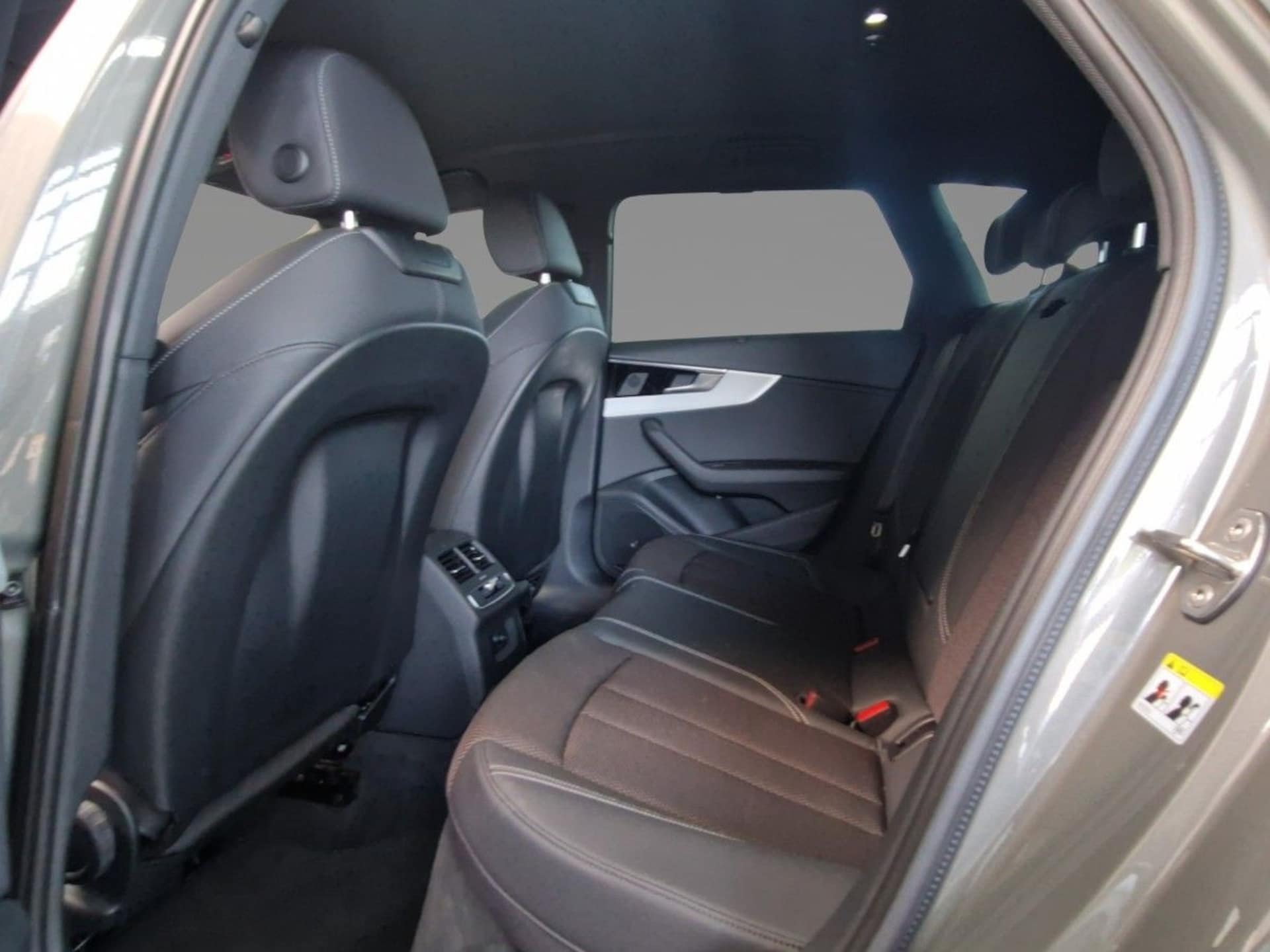 Audi A4 Avant S line