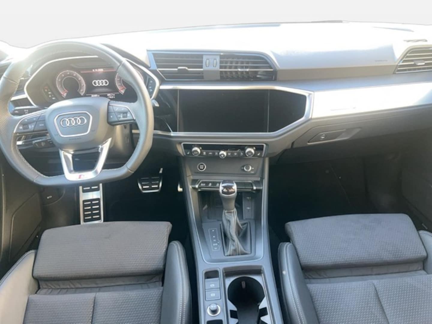 Bild über Audi Q3 Sportback S line 45 TFSI quattro S tronic - für weitere Informationen kontaktieren Sie den Audi Partner