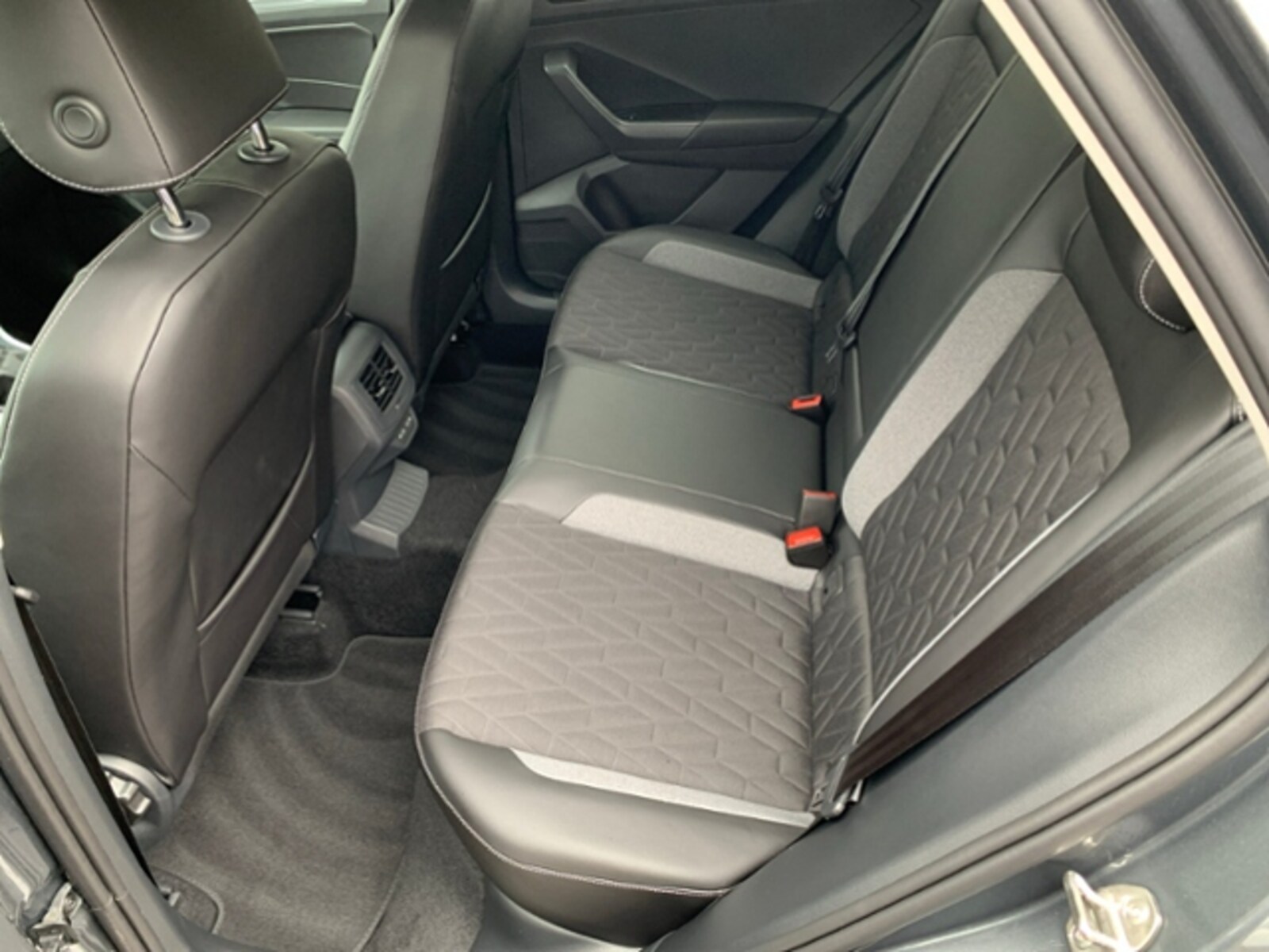 Volkswagen T-Roc – Bild 13