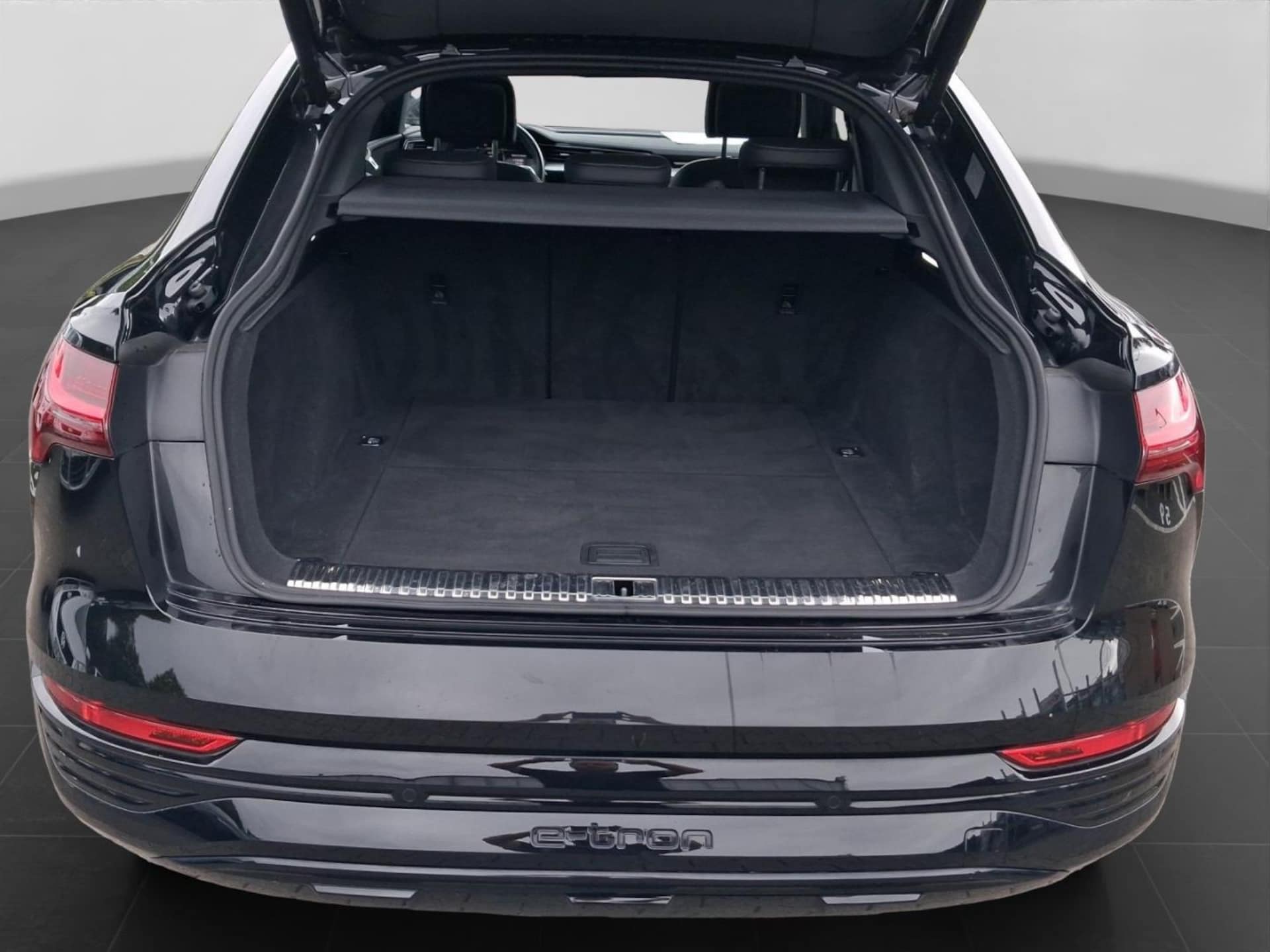 Audi Q8 Sportback e-tron Advanced