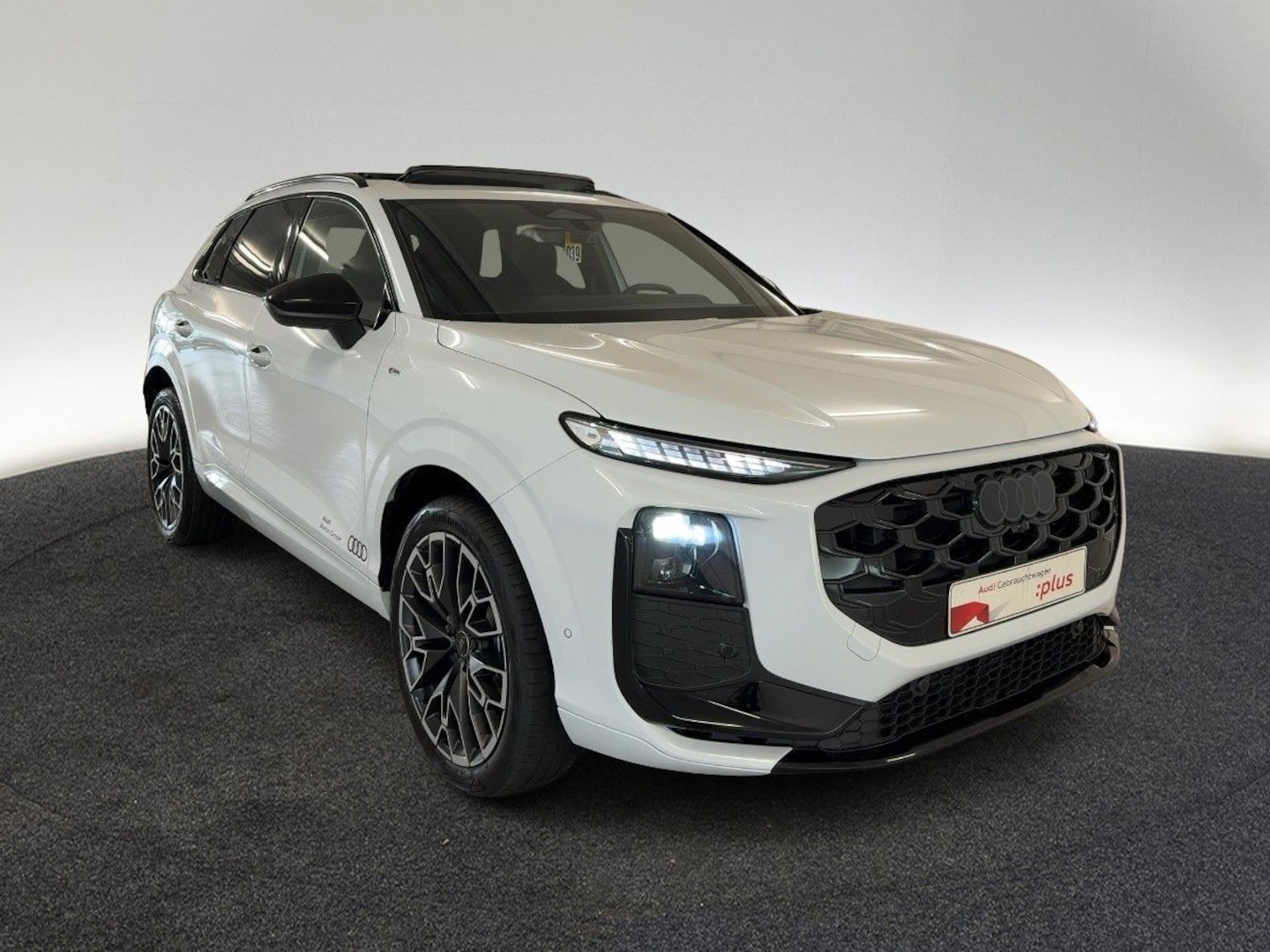 Bild über Audi Q3 SUV TFSI 110 kW S tronic - für weitere Informationen kontaktieren Sie den Audi Partner