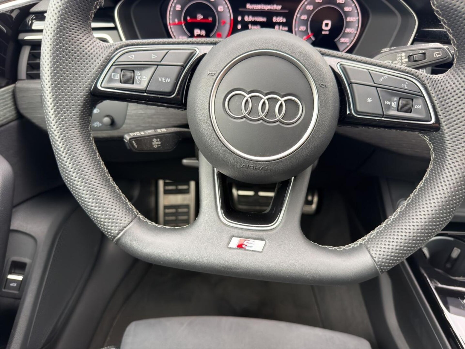 Audi A4 Avant S line
