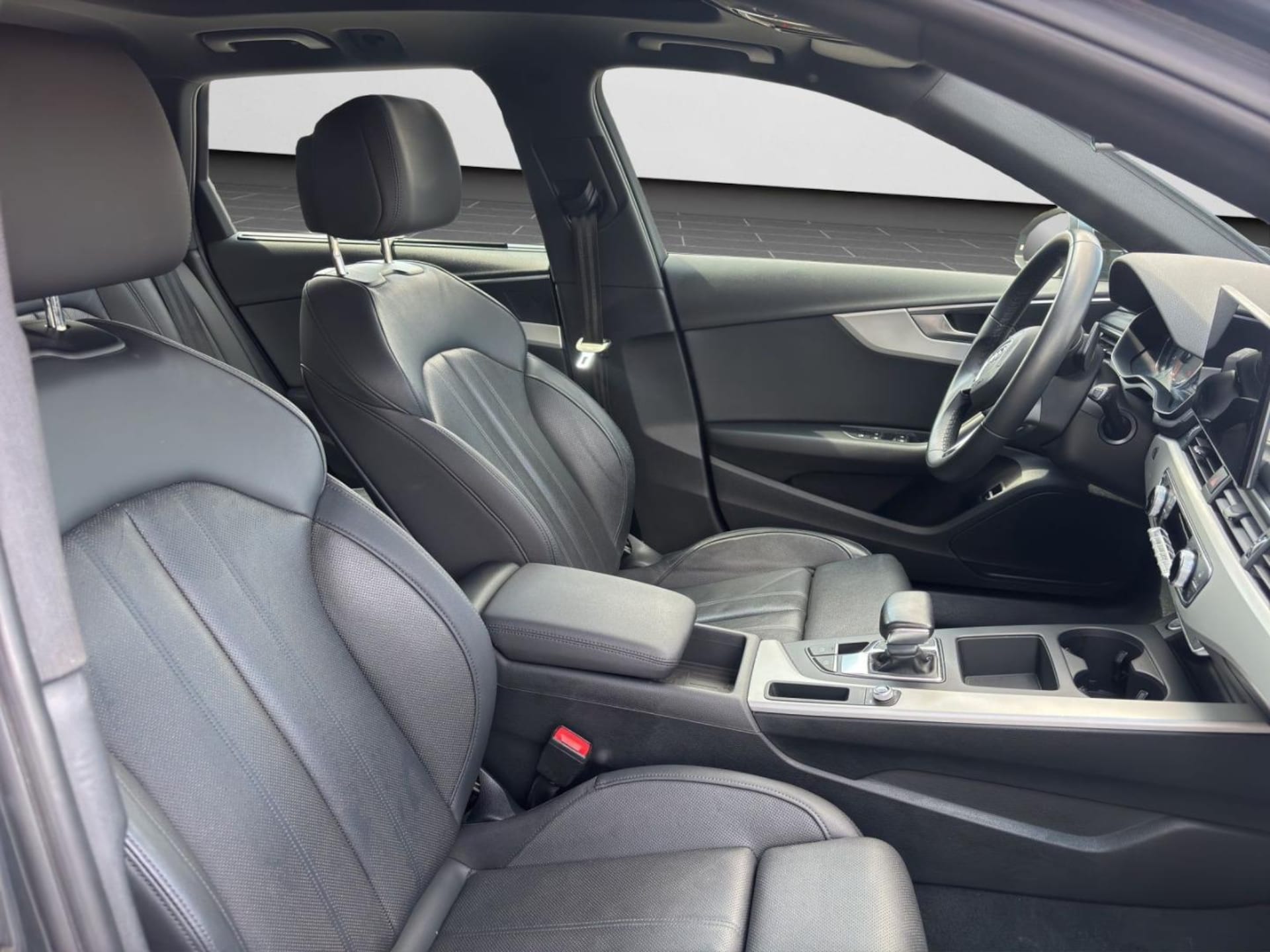 Audi A4 Avant S line