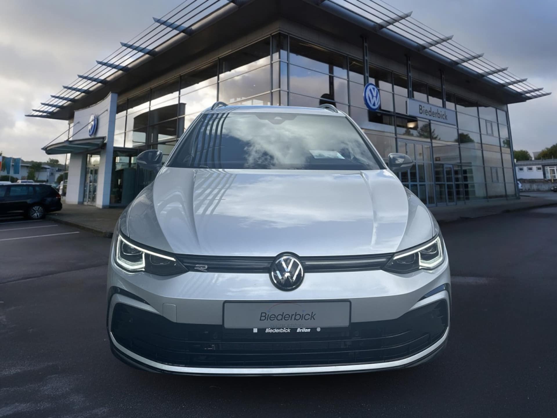 Volkswagen Golf Variant R-Line