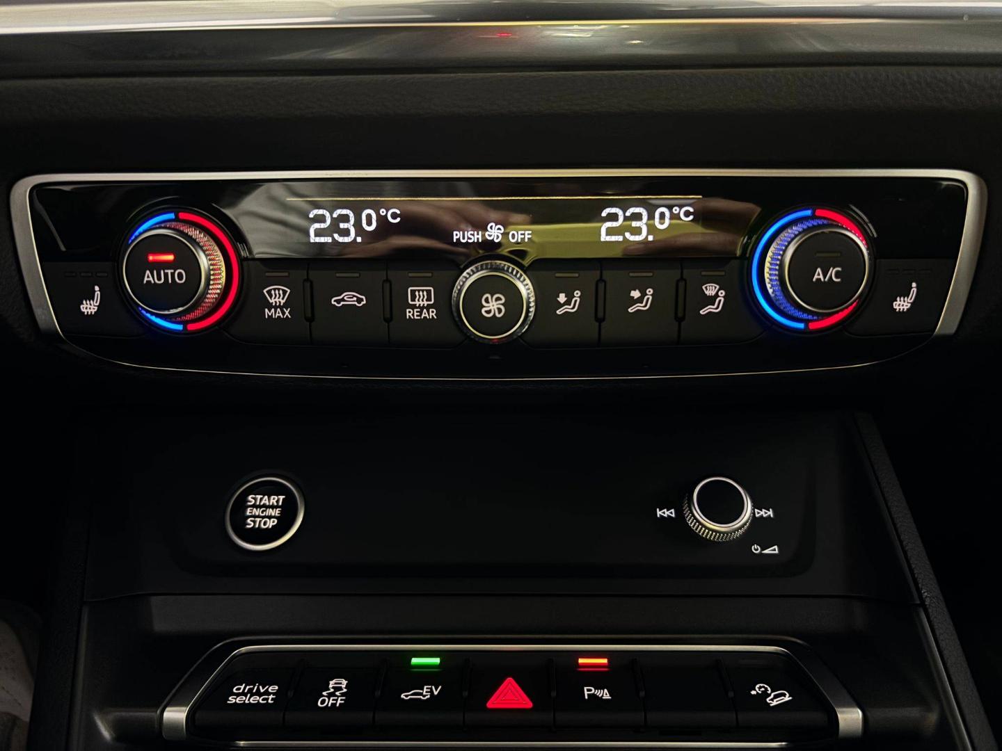 Image about Audi Q3 Sportback TFSI e S line 45 TFSI e 180 kW (245 ch) S tronic