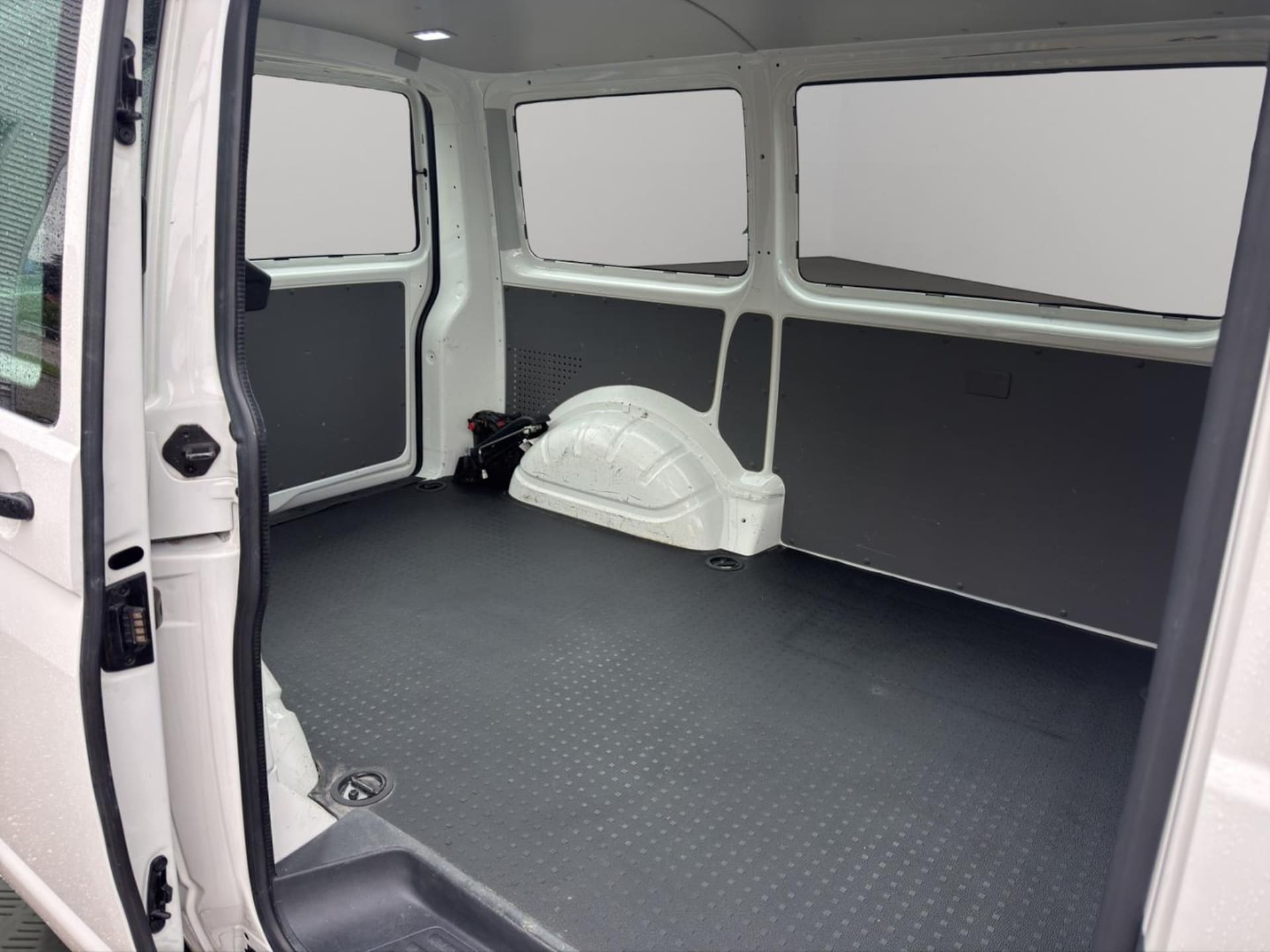 Volkswagen T6.1 Transporter Kombi kurzer Radstand