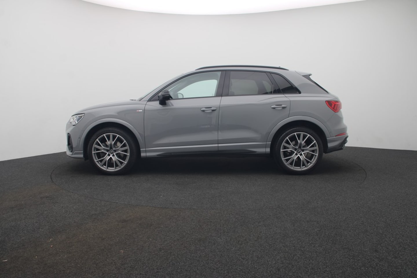 Bild über Audi Q3 S line 40 TDI quattro S tronic - für weitere Informationen kontaktieren Sie den Audi Partner