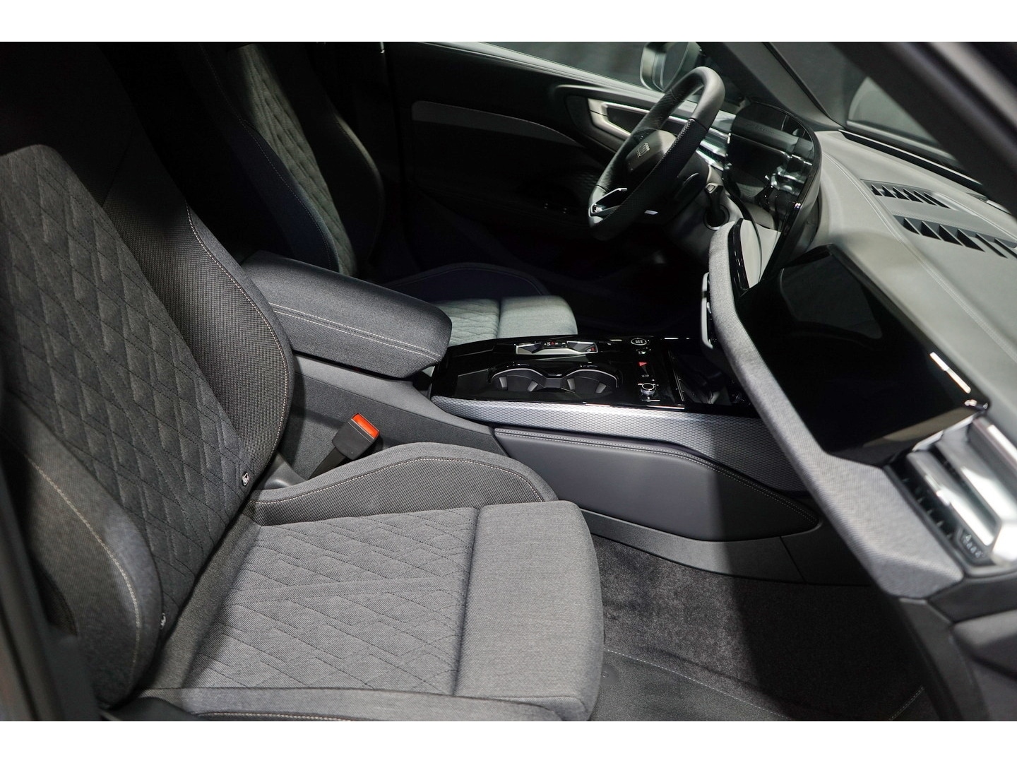 Bild über Audi A5 Avant TDI 150 kW S tronic - für weitere Informationen kontaktieren Sie den Audi Partner