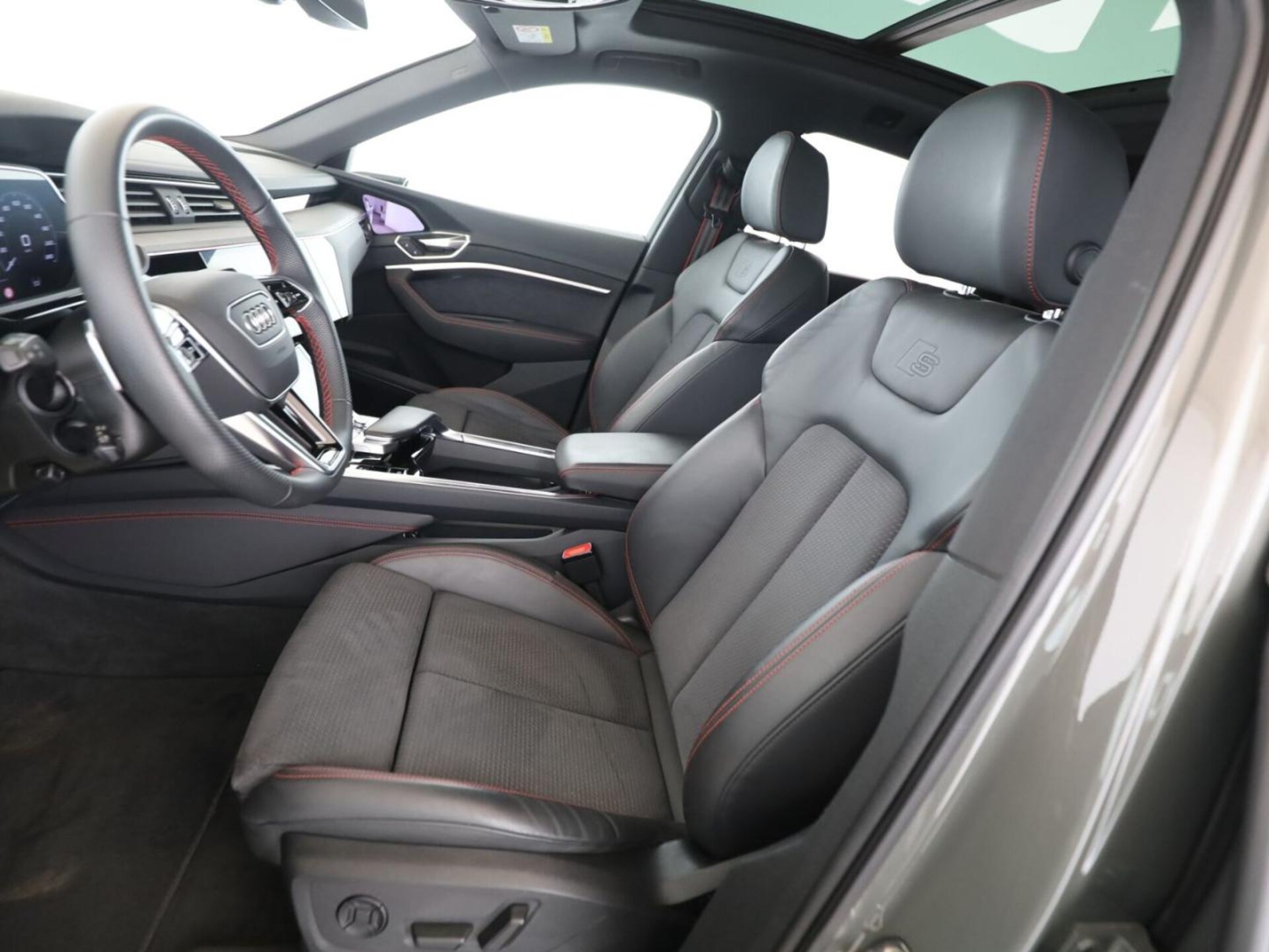 Audi Q8 e-tron S line