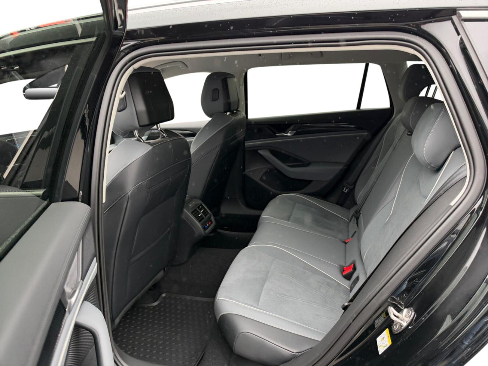 Volkswagen Passat – Bild 9