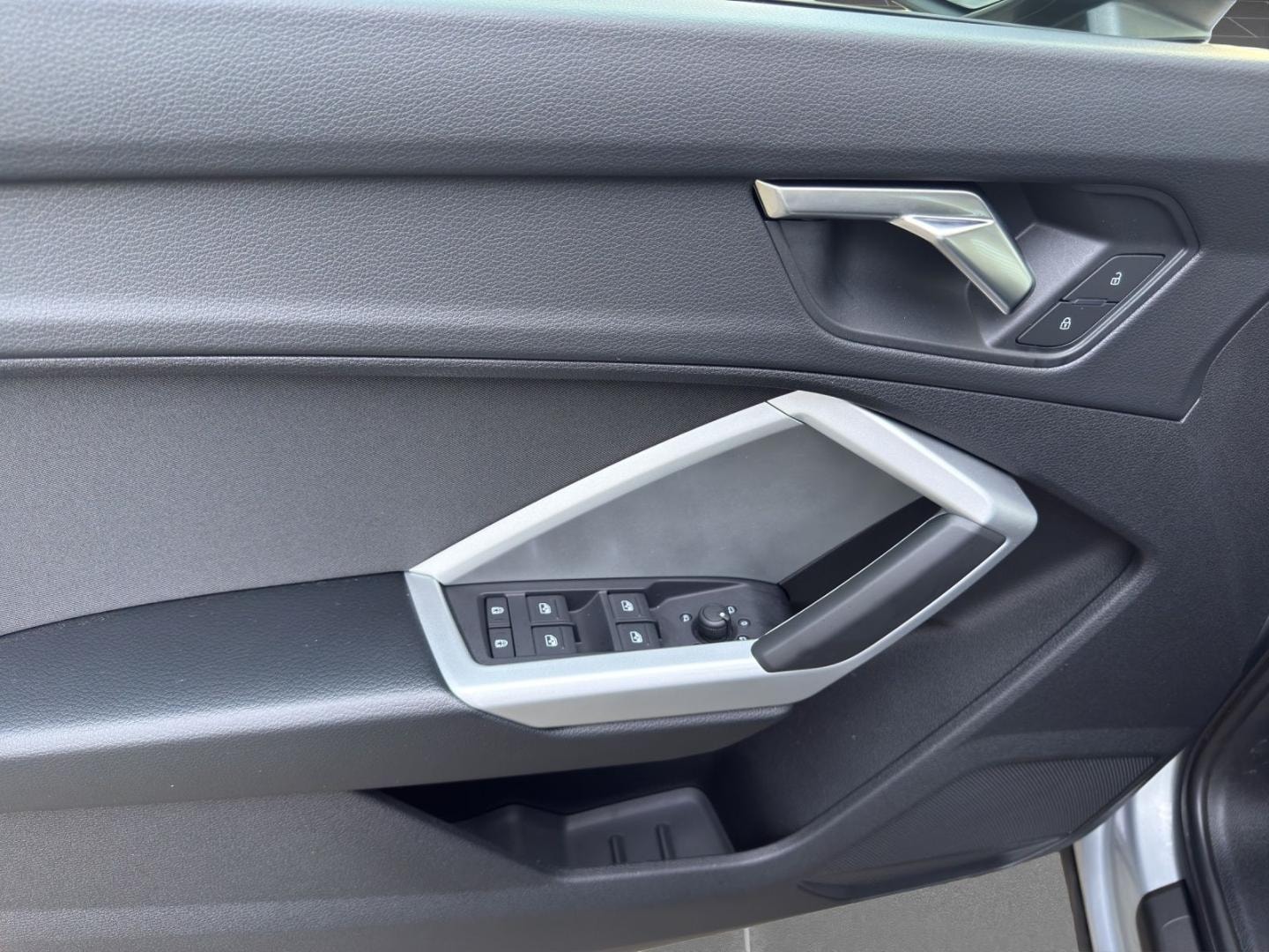 Bild über Audi Q3 35 TDI S tronic - für weitere Informationen kontaktieren Sie den Audi Partner