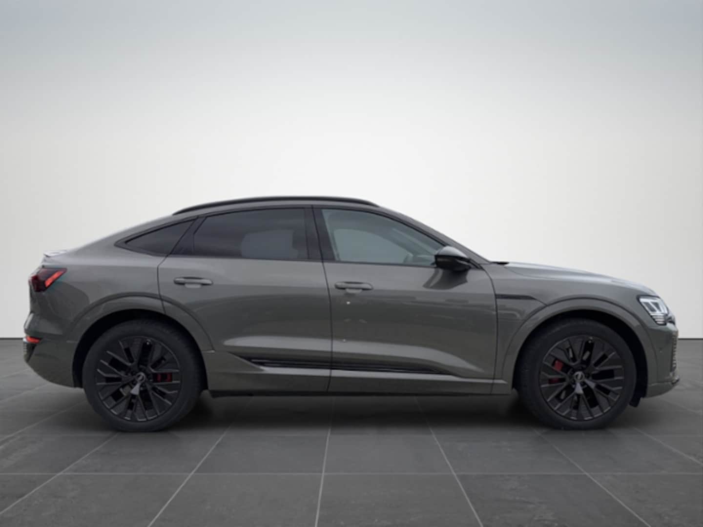 Bild über Audi Q8 Sportback e-tron S line 55 e-tron quattro - für weitere Informationen kontaktieren Sie den Audi Partner