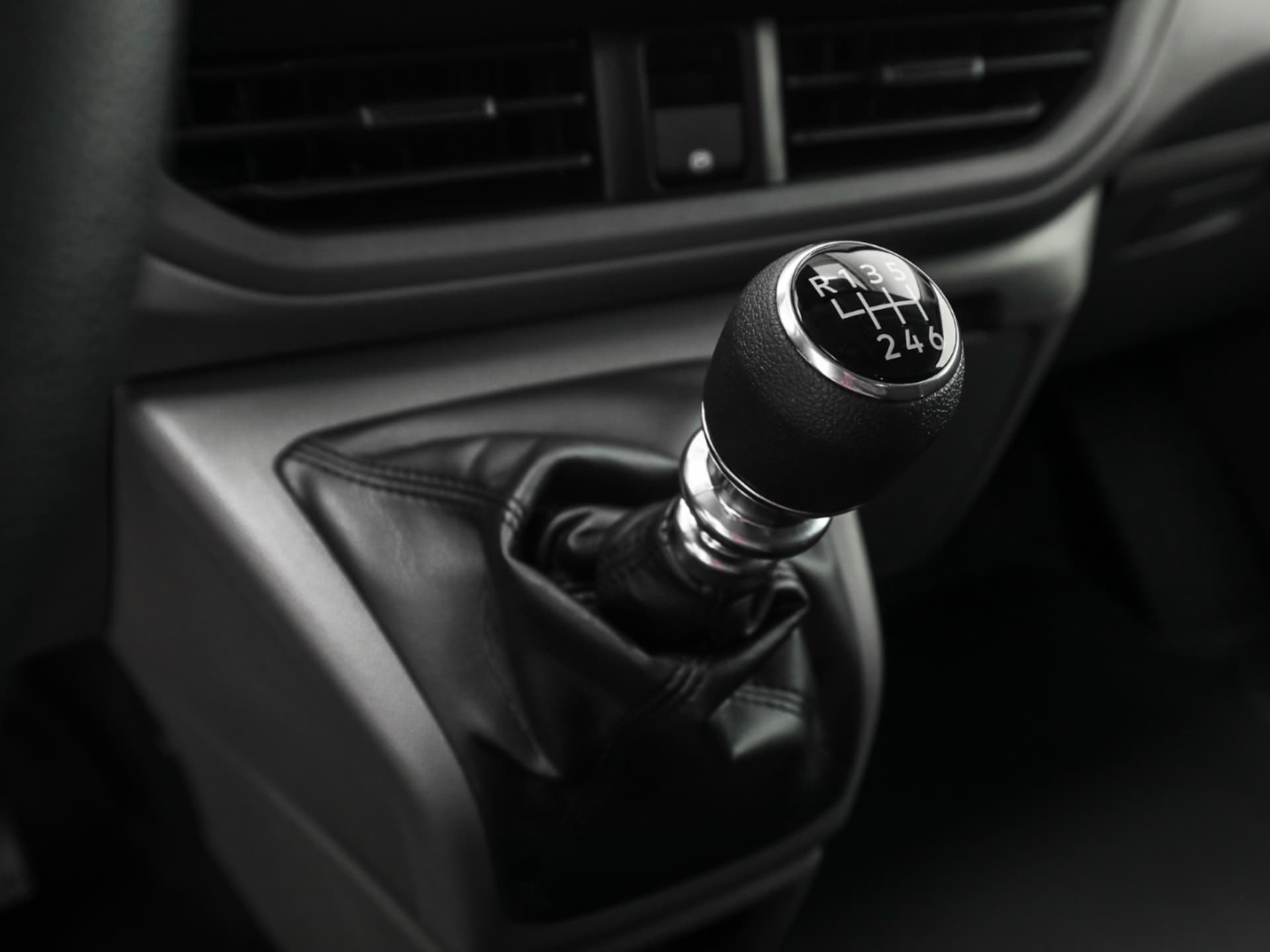 Volkswagen Transporter Kasten kurzer Radstand