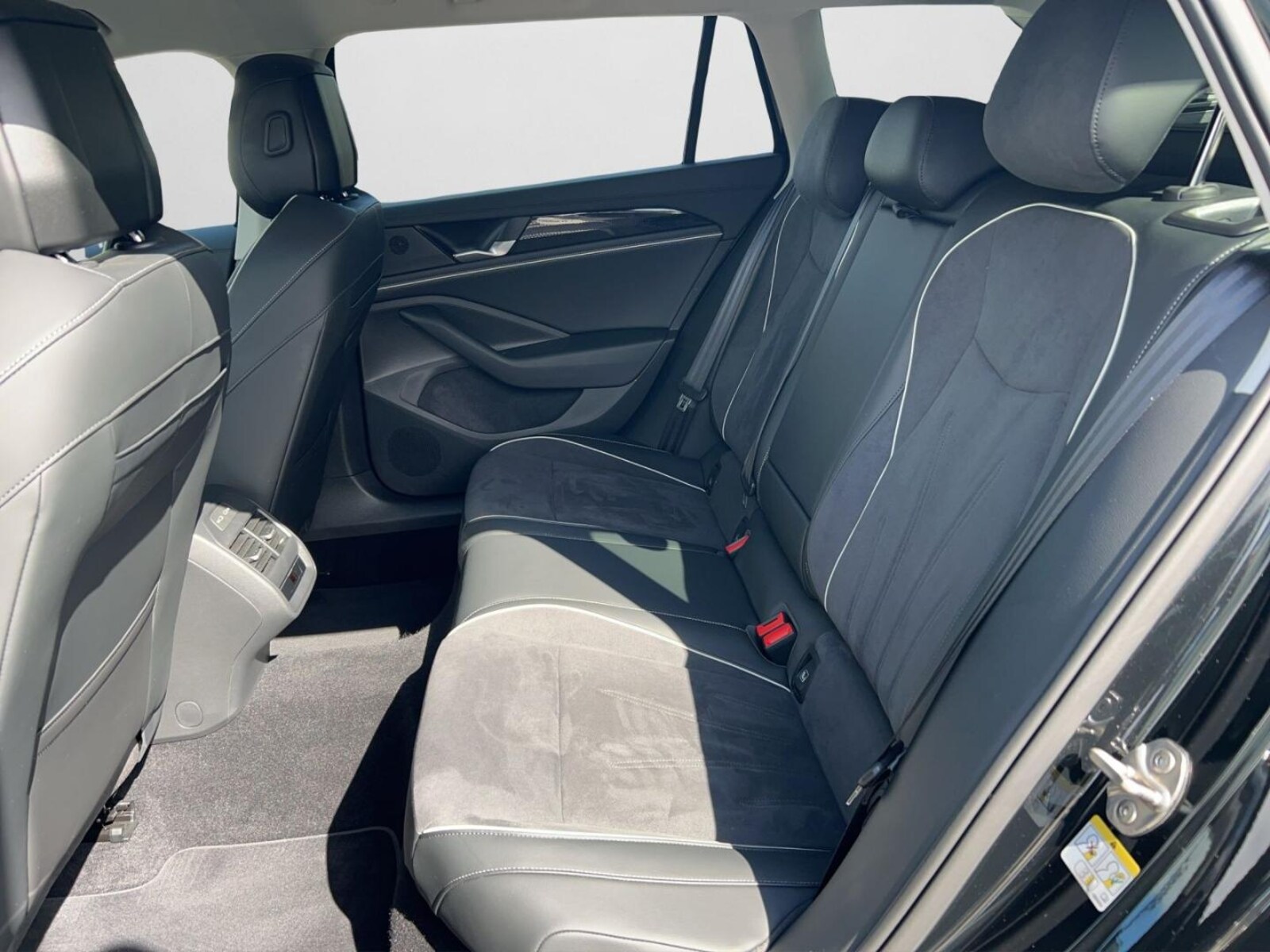 Volkswagen Passat – Bild 14