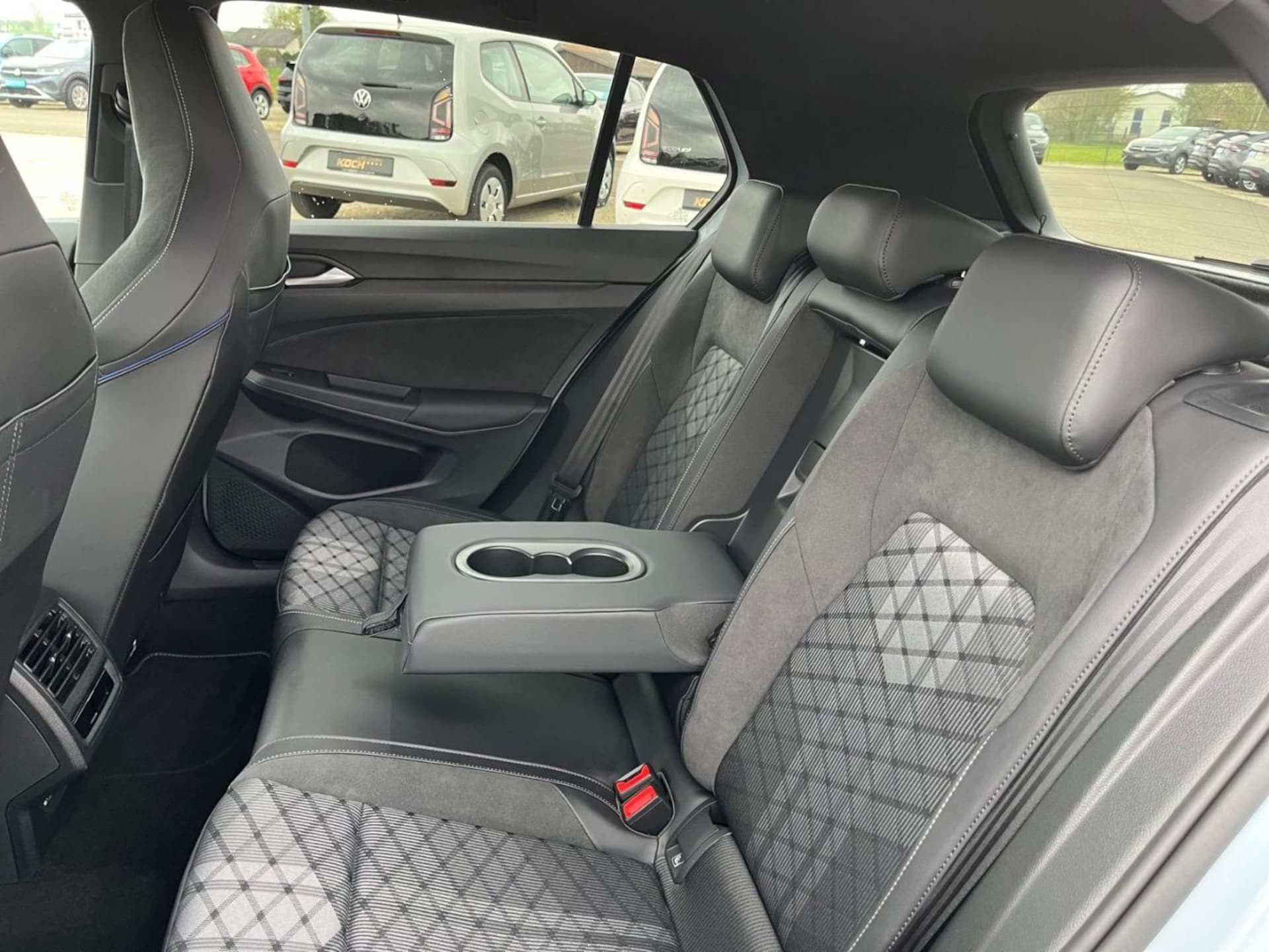 Volkswagen Golf R-Line
