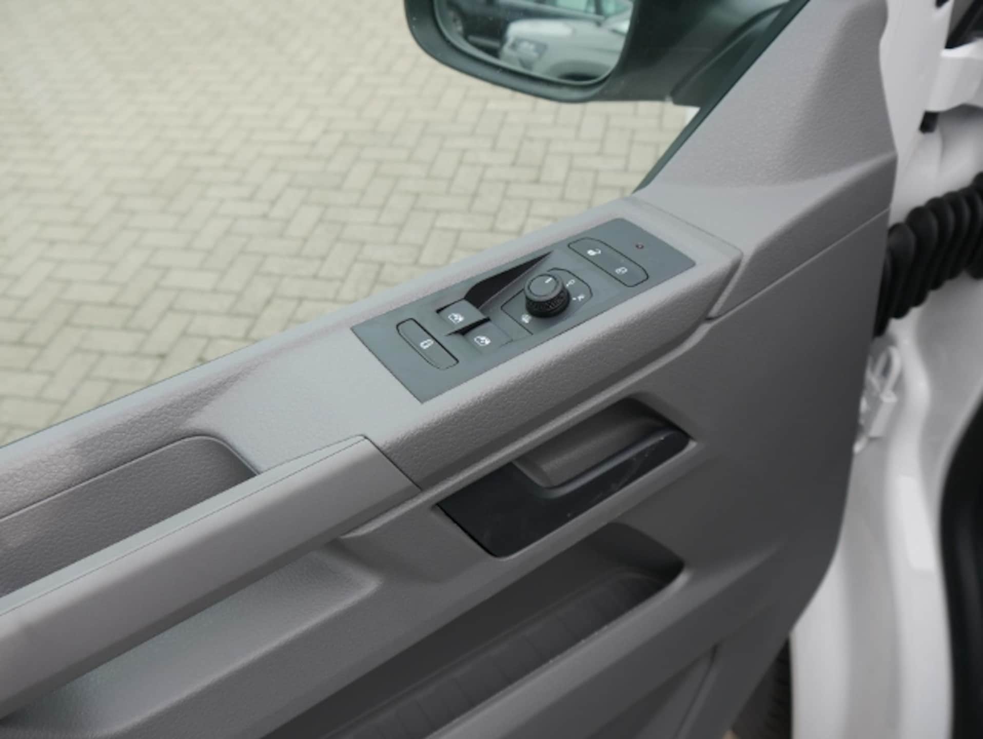 Volkswagen T6.1 Transporter Kombi kurzer Radstand