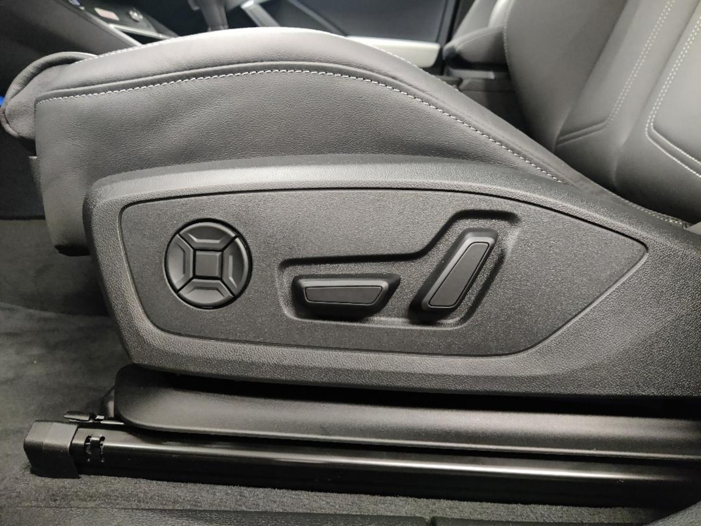 Bild über Audi Q3 Sportback TDI quattro 142 kW S tronic - für weitere Informationen kontaktieren Sie den Audi Partner