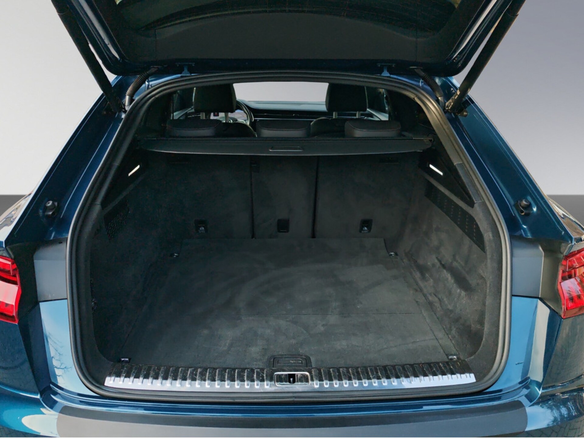 Audi SQ8 SUV